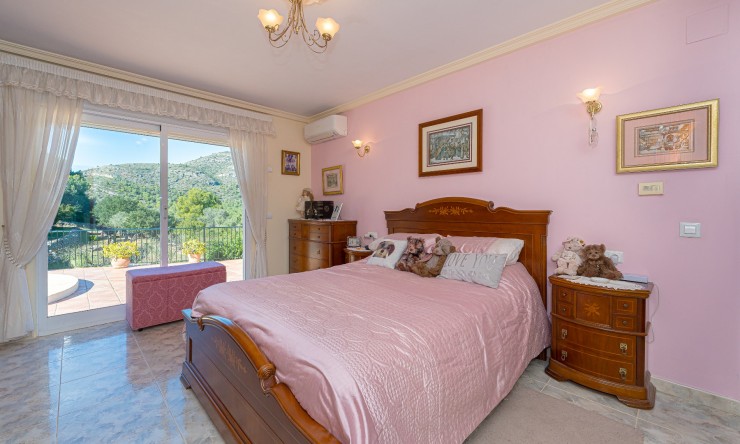 Rynek Wtórny - Finca -
Lliber