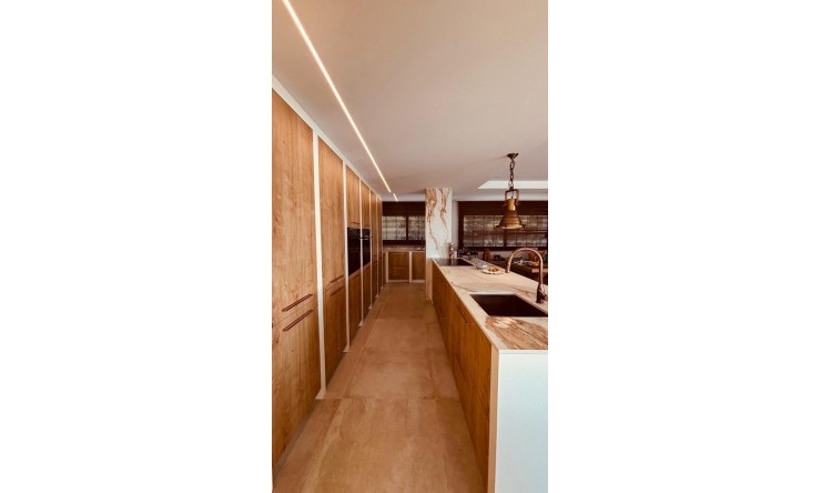 Herverkoop - Villa -
Altea