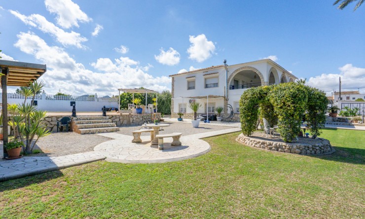 Wiederverkauf - Villa -
Denia - La Xara