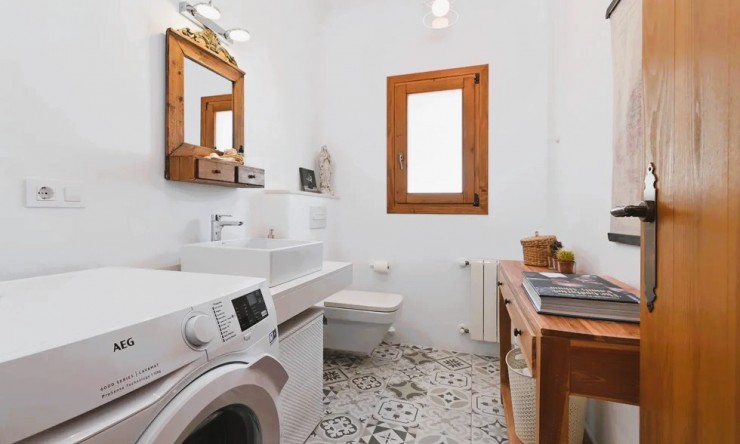 Herverkoop - Villa -
Moraira - Benimeit - Tabaira