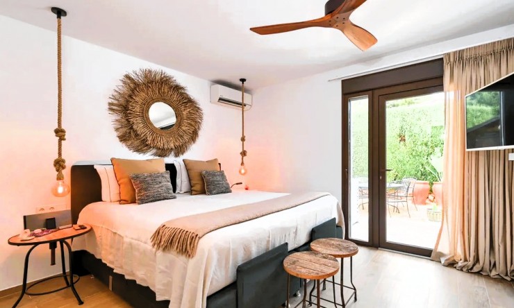 Herverkoop - Villa -
Moraira - Benimeit - Tabaira