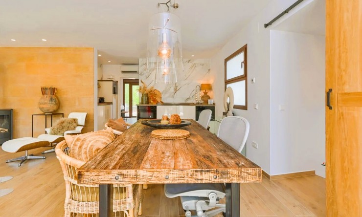 Herverkoop - Villa -
Moraira - Benimeit - Tabaira