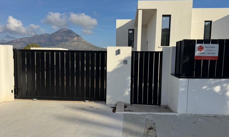 Neue Gebäude - Villa -
Jávea / Xàbia - Partides comunes - Adsubia