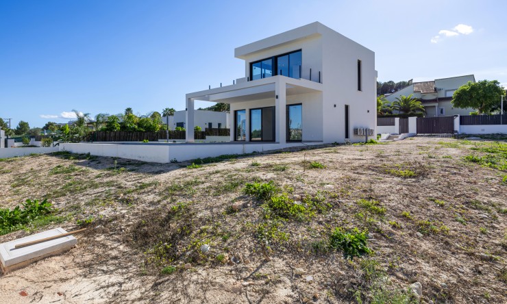 Neue Gebäude - Villa -
Jávea / Xàbia - Partides comunes - Adsubia