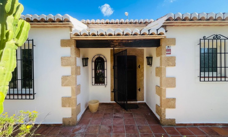 Wiederverkauf - Villa -
Jávea / Xàbia - Partides comunes - Adsubia