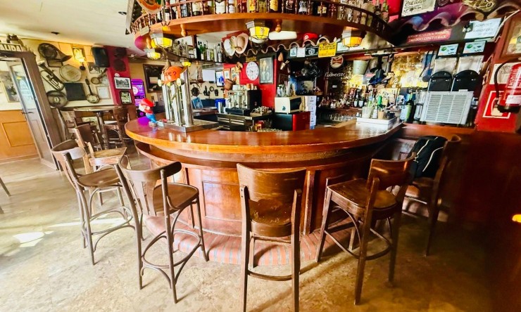 Resale - Bar -
Moraira - Casco Urbano