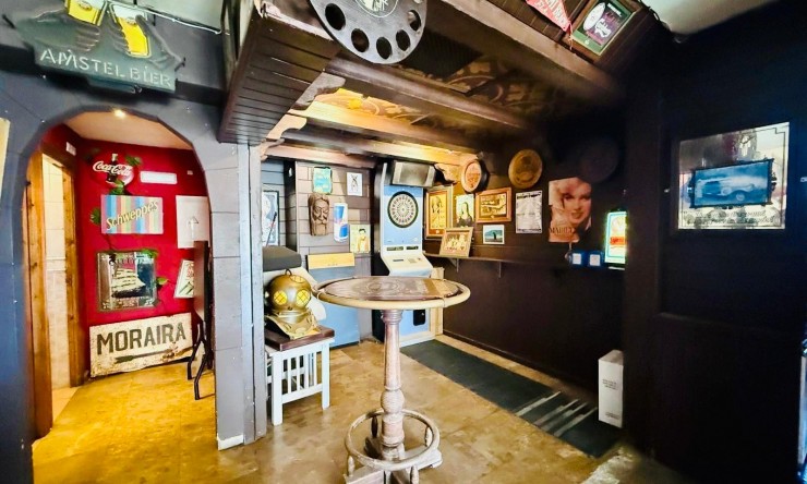 Resale - Bar -
Moraira - Casco Urbano