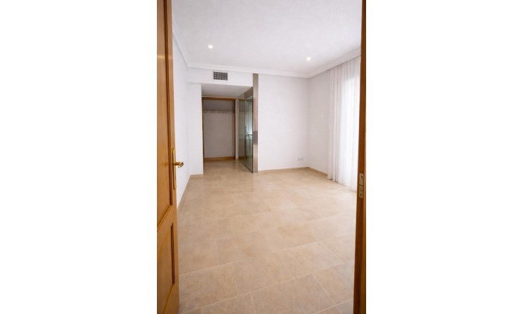 Herverkoop - Appartement -
Albir