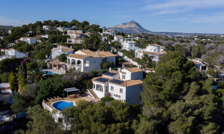 Resale - Villa -
Jávea - Ambolo