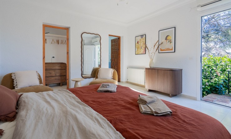 Resale - Villa -
Jávea - Ambolo