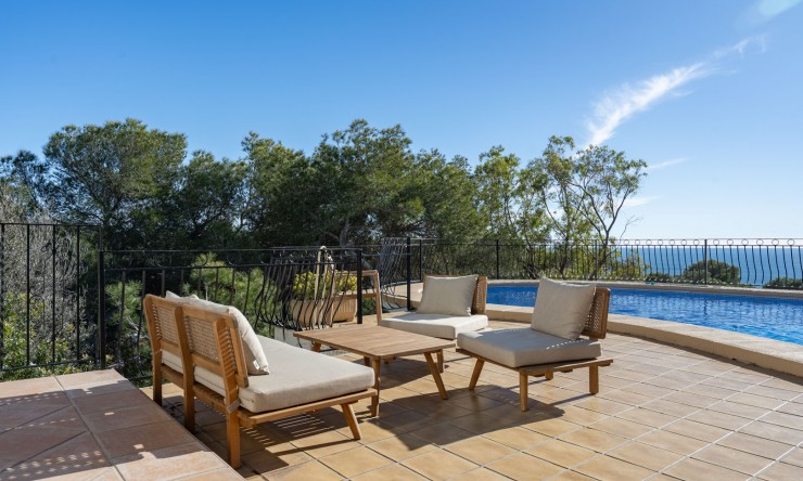 Resale - Villa -
Jávea - Ambolo