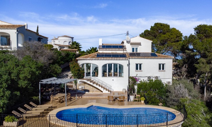 Resale - Villa -
Jávea - Ambolo