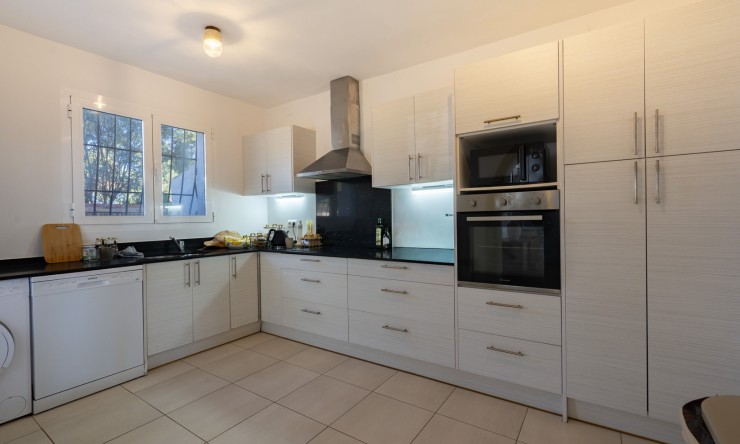 Resale - Villa -
Jávea - Ambolo