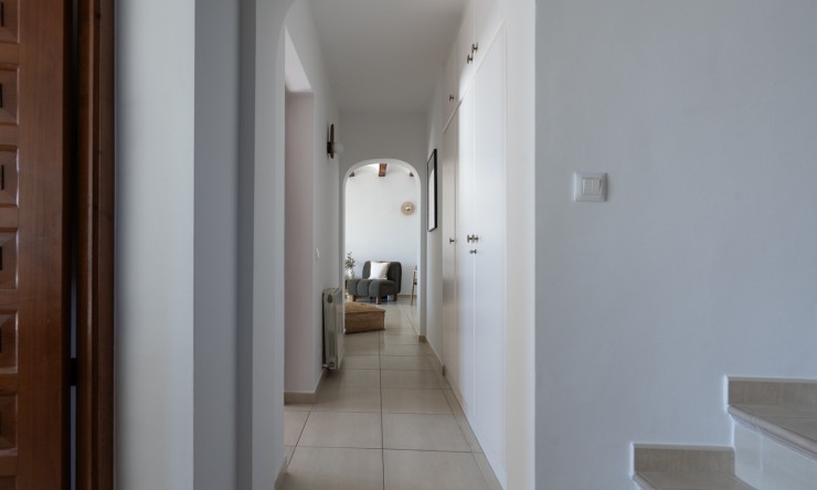 Resale - Villa -
Jávea - Ambolo