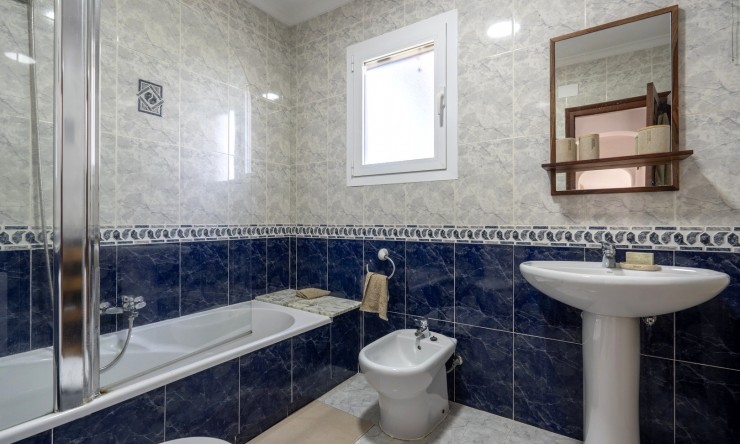 Resale - Villa -
Jávea - Ambolo