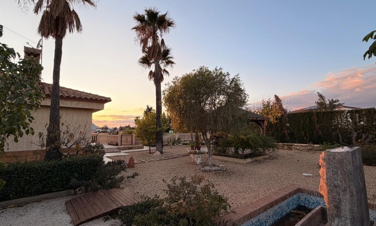 Resale - Villa -
Alicante - Moralet - Cañada del Fenollar