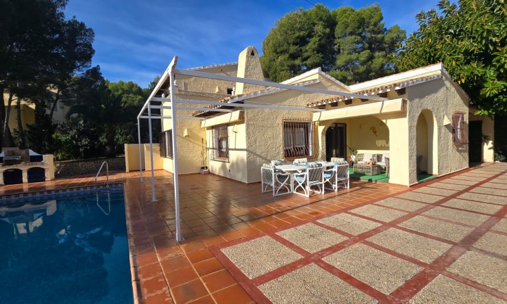 Revente - Villa -
Altea - Urbanización Santa Clara