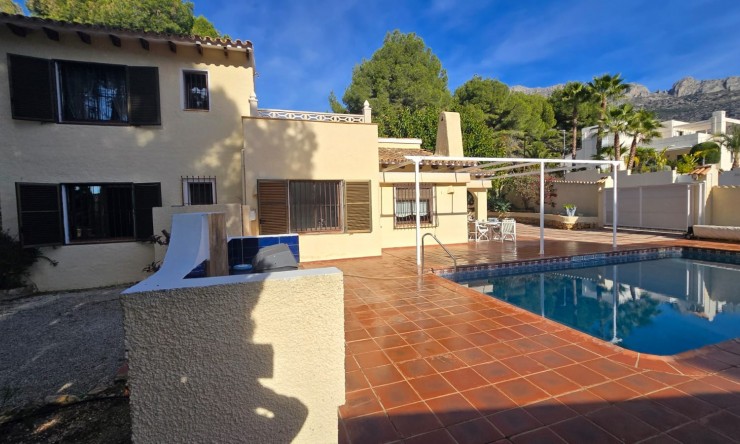 Revente - Villa -
Altea - Urbanización Santa Clara