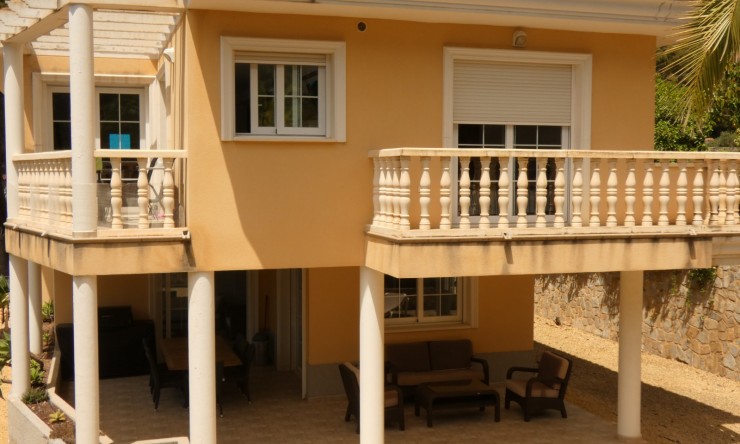 Wiederverkauf - Villa -
Altea