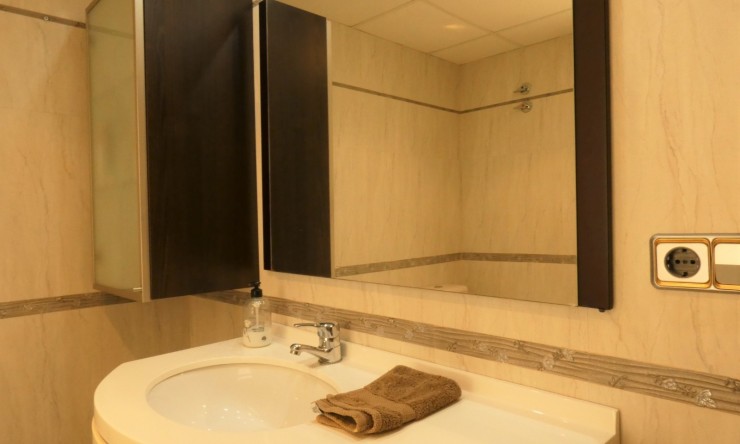 Wiederverkauf - Villa -
Altea