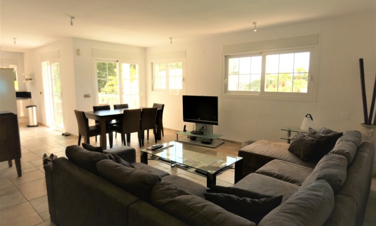 Wiederverkauf - Villa -
Altea