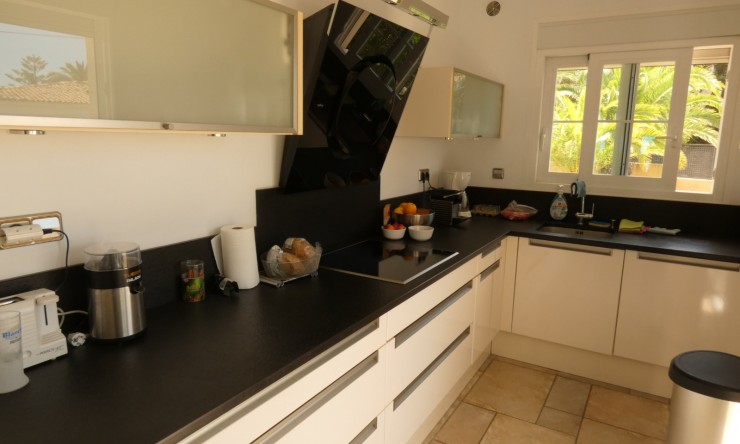 Wiederverkauf - Villa -
Altea