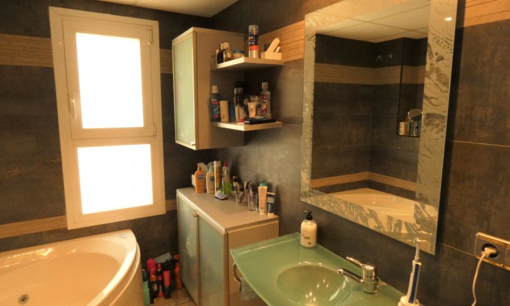 Wiederverkauf - Villa -
Altea