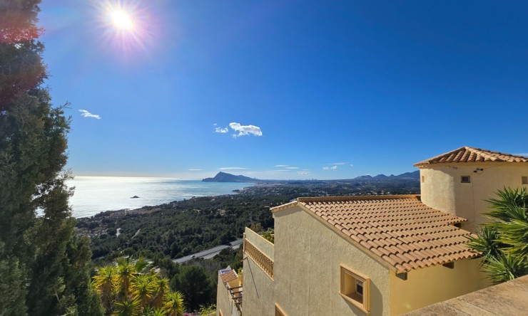 Rynek Wtórny - Willa -
Altea