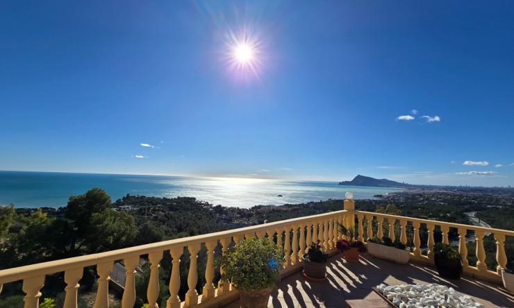 Rynek Wtórny - Willa -
Altea