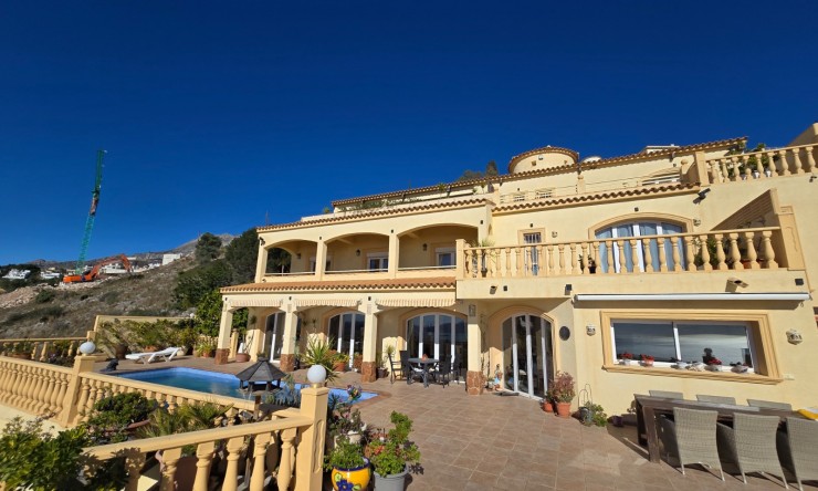 Rynek Wtórny - Willa -
Altea