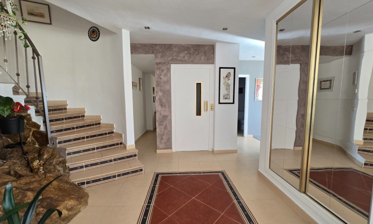 Rynek Wtórny - Willa -
Altea