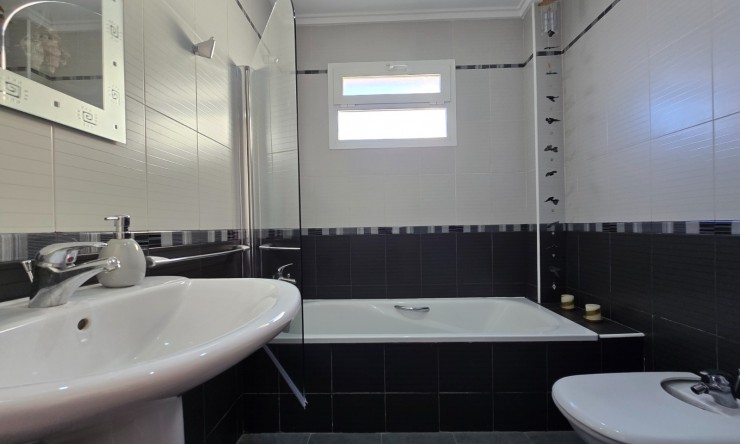 Rynek Wtórny - Willa -
Altea