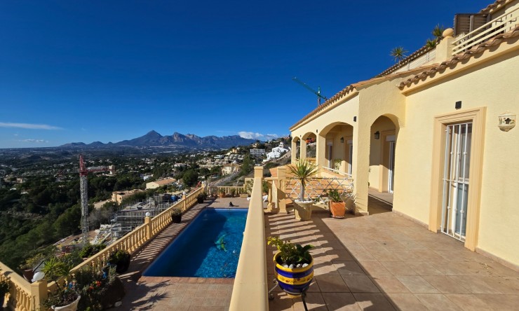 Rynek Wtórny - Willa -
Altea