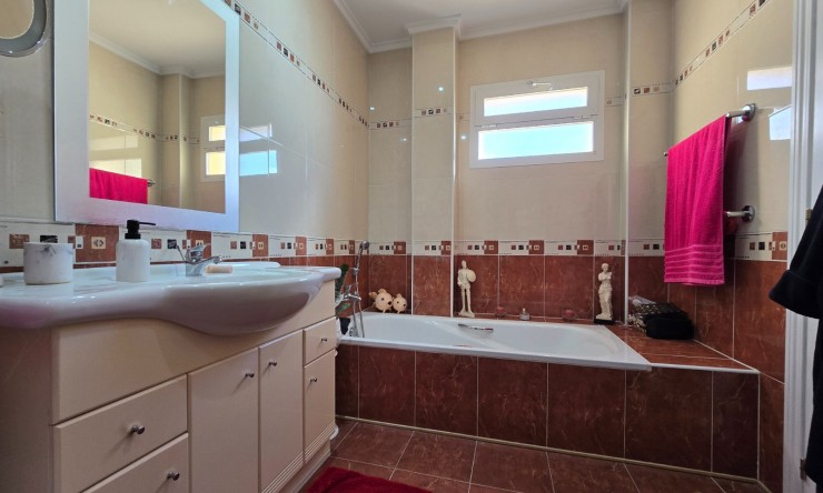 Rynek Wtórny - Willa -
Altea