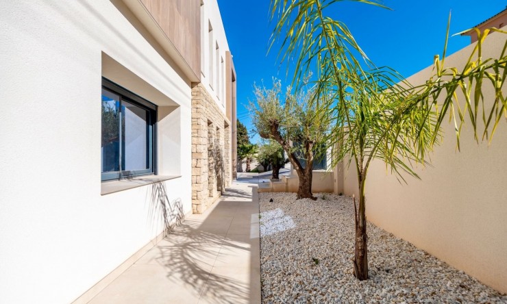 Wiederverkauf - Villa -
Albir