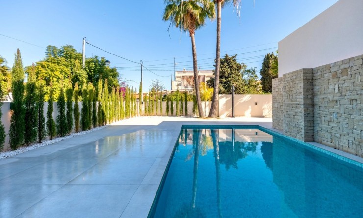 Wiederverkauf - Villa -
Albir