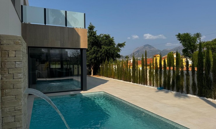 Wiederverkauf - Villa -
Albir