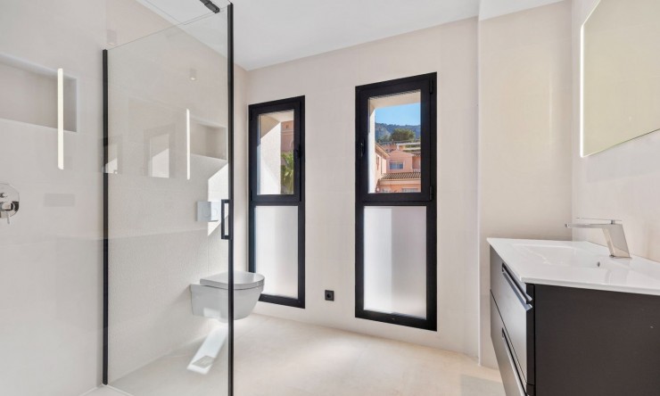 Wiederverkauf - Villa -
Albir