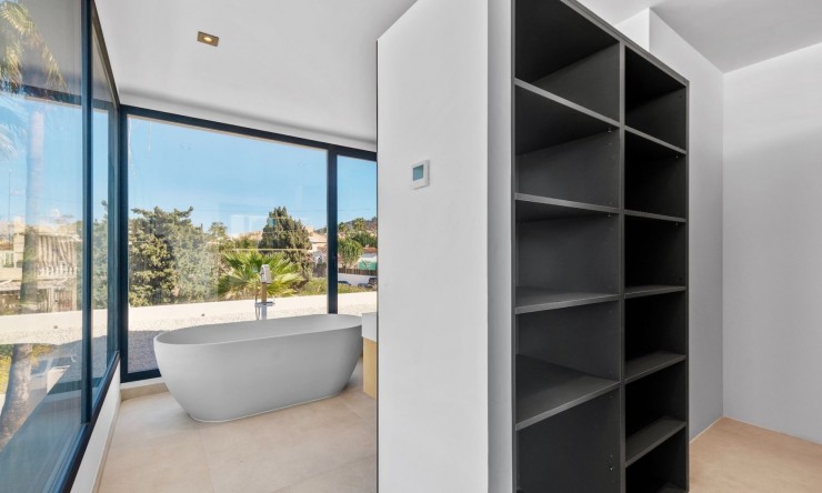 Wiederverkauf - Villa -
Albir