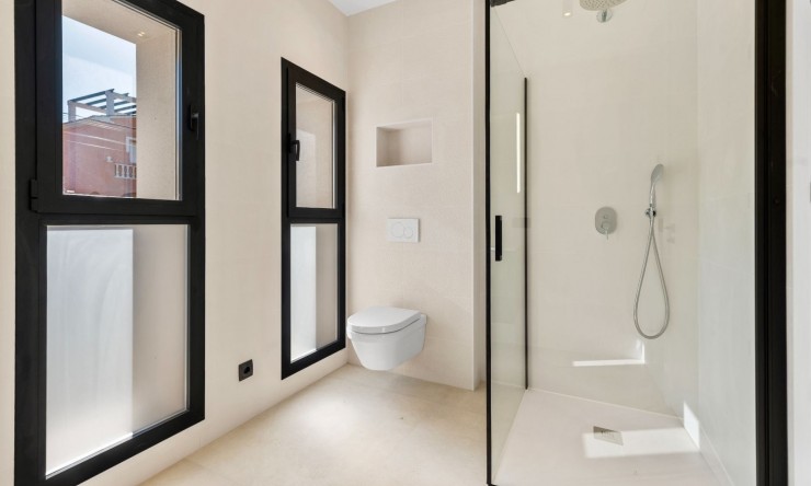 Wiederverkauf - Villa -
Albir