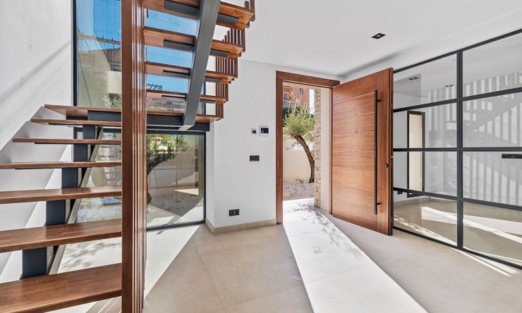 Wiederverkauf - Villa -
Albir