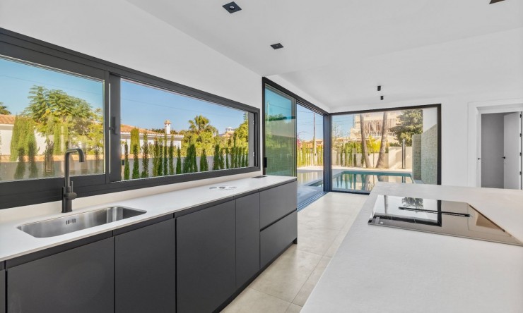 Wiederverkauf - Villa -
Albir