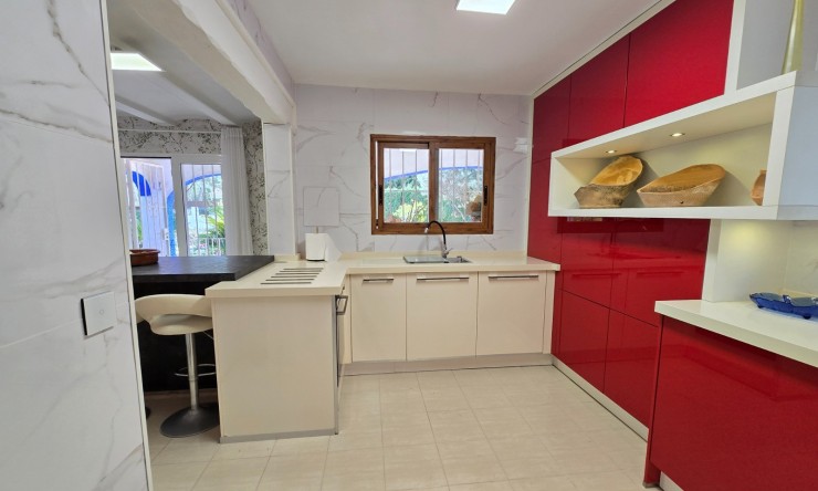 Wiederverkauf - Villa -
Altea