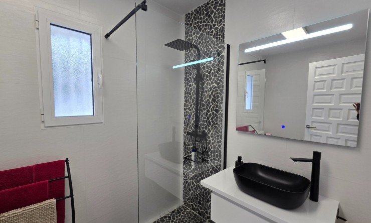 Wiederverkauf - Villa -
Altea