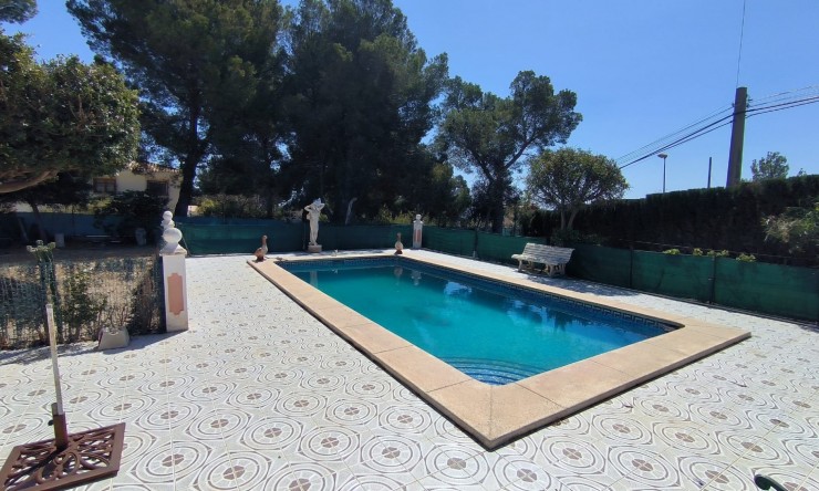 Herverkoop - Villa -
La Nucía - Coloma