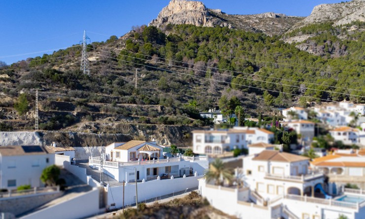 Rynek Wtórny - Willa -
Calpe - Partida Les Cucarres