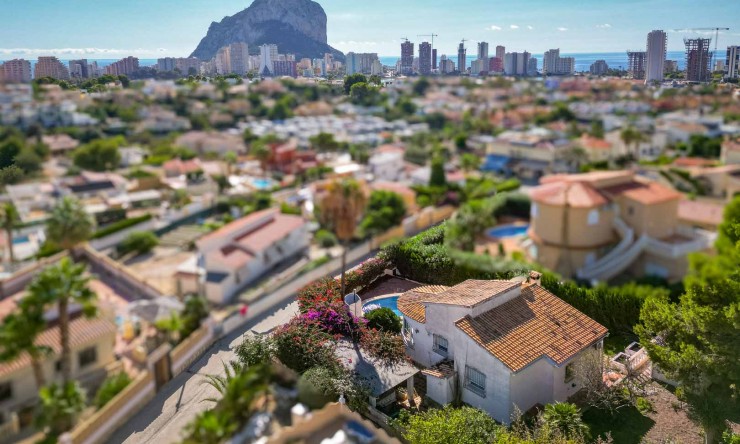 Rynek Wtórny - Willa -
Calpe - Ortenbach