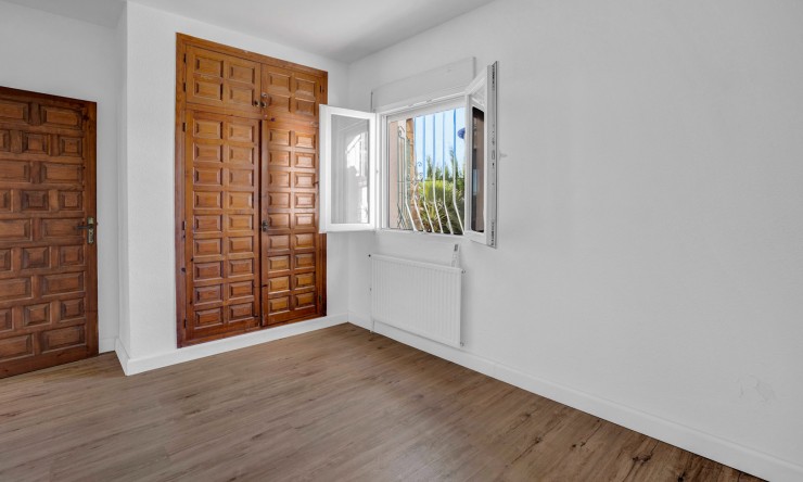 Rynek Wtórny - Willa -
Calpe - Ortenbach