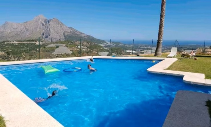 Revente - Maison de ville -
Callosa De Ensarrià