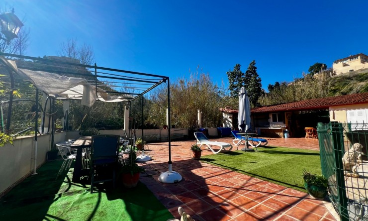 Resale - Villa -
Polop